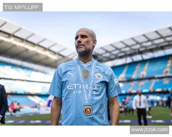 足球球星转型教练之路:从绿茵场到战术指挥台的挑战与辉煌